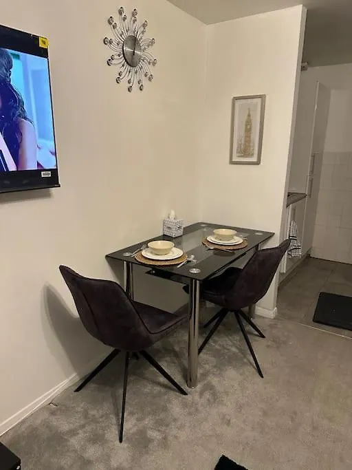 Lovely Modern One Bedroom Flat Close To Station Belvedere